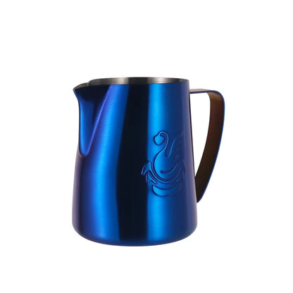 MUSKETEER PITCHER 600 ML - CHOOSE COLOR