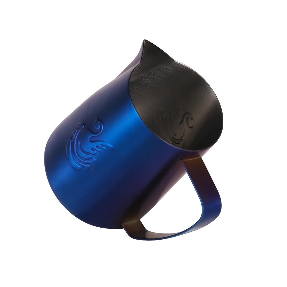 MUSKETEER PITCHER 600 ML - CHOOSE COLOR