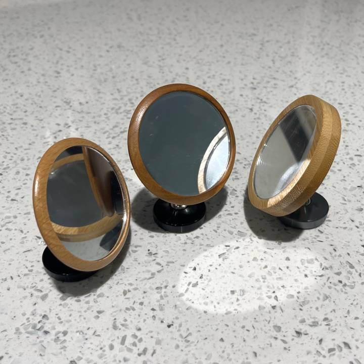 Reflecting Mirror with stand
